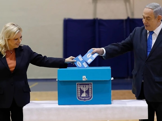 Izrael október 27-én választásokat tart a Netanjahu vezetéséről szóló népszavazásnak tekinthető
