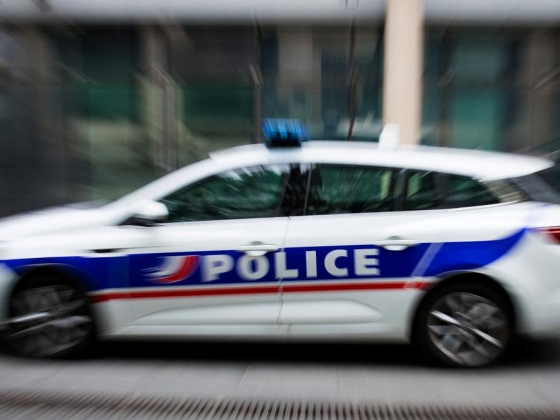 Franciaország terrortámadást indít, miután fegyvert találtak egy zsidó külvárosban