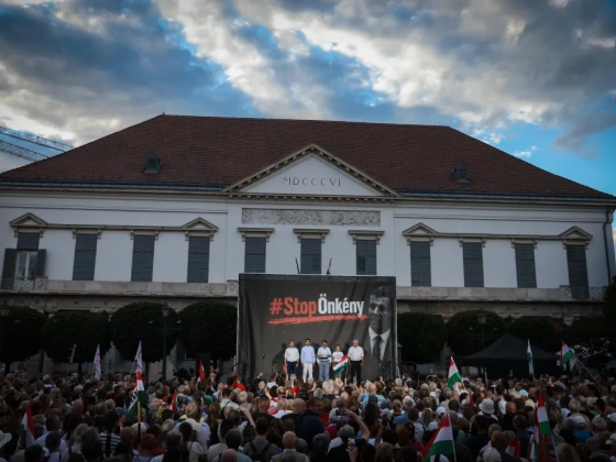 A Fidesz pont ugyanazt csinálja, mint a régi ellenzék, és épp ezért nem működik