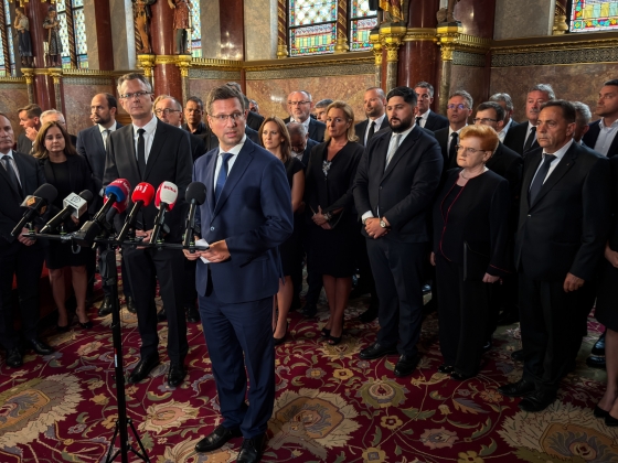 Gulyás Gergely lemond a frakcióvezetői pozícióról