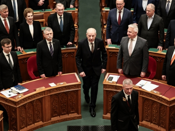 Eljött Sulyok Tamás végjátéka: út a szegedi Vadász utcai ügyvédi irodától a Sándor-palotáig