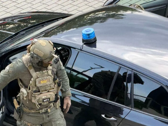 Lakat alá került a banánkirály: bűnözői kört számoltatott el a NAV