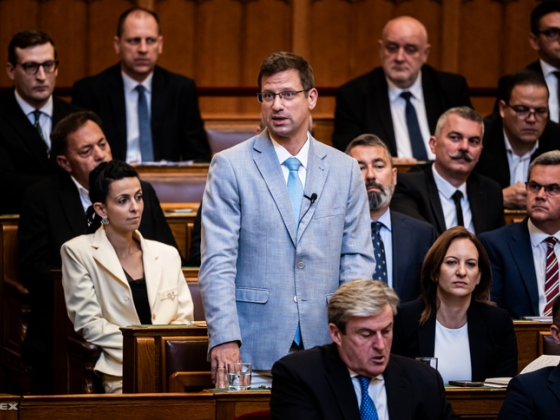 Gulyás Gergely: Sehol a civilizált világban ilyen szabályokat nem fogadtak el