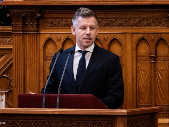 Magyar Péter kezdésként rögtön nekiment a Fidesznek a tegnapi bojkott miatt