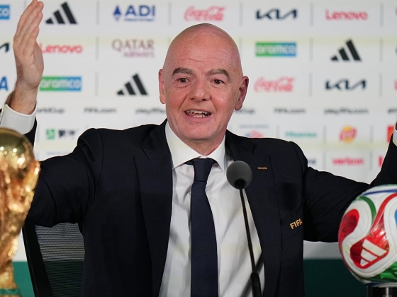 Tények ellenőrzése: Az Európai Parlament nem kérte a FIFA vizsgálatát Infantino ügyében