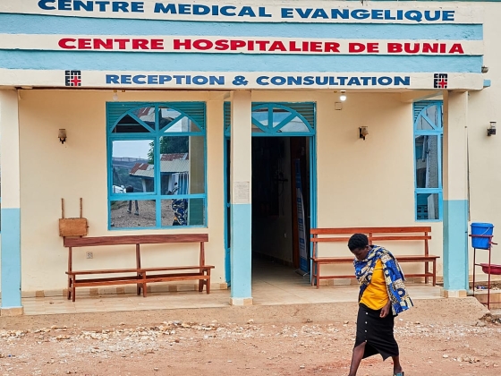 Az első Bundibugyo Ebola elleni oltás emberkísérleteit kezdik meg az Egyesült Királyságban