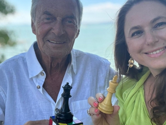 Két magyar legenda egy képen, Polgár Judit így köszöntötte Rubik Ernőt