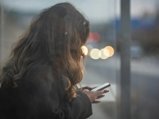 Egyetlen SMS-sel kezdődik minden: mutatjuk, mit tehetünk a veszélyes vírussal szemben