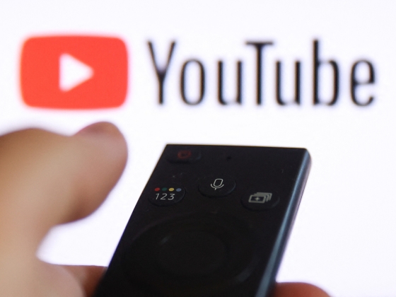 Még mindig dobál extrém soványságot idealizáló videókat a tinédzserek elé a YouTube algoritmusa