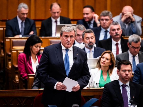 Változás jöhet a gazdasági miniszter jogköreiben, kikerülhet a kezéből egy fontos döntés