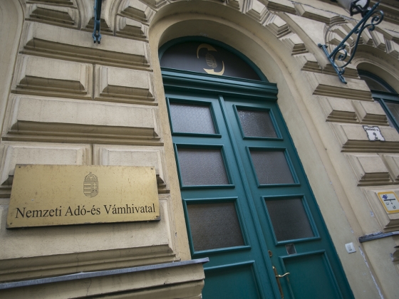 Mesterséges intelligenciával próbálták átverni a NAV-ot