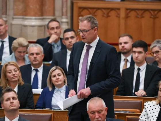„Szemem, mint a sólyomé, fülem, mint a farkasé” – egy parlamenti anyázás hiteles története