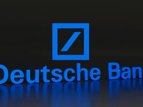 Kivonultak a rendőrök, házkutatást tartottak a Deutsche Bank fiókjában