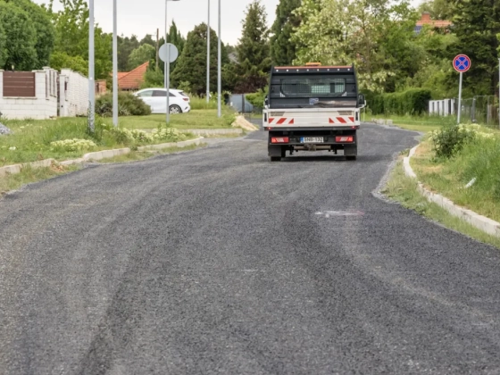 Azbesztinfót tartott a szombathelyi polgármester, erre a hétre várja a kormány döntését