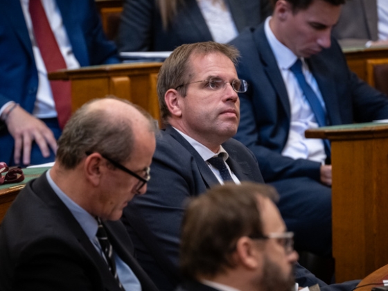 Ruff Bálint kezdeményezésére kétnapos rendkívüli ülést tarthat az Országgyűlés