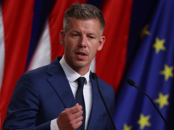 Magyar Péter szerint azon dolgozik a Fidesz, hogy ellehetetlenítse Magyarországtól az uniós forrásokat
