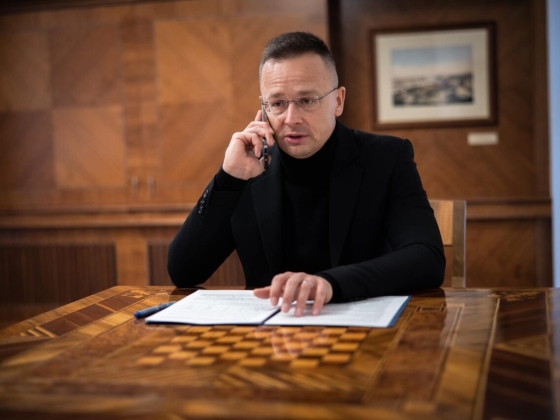 TÖRÉS: Szijjártó volt FM kilép a parlamentből, hogy csatlakozzon a kínai BYD EV-óriáshoz – FRISSÍTVE