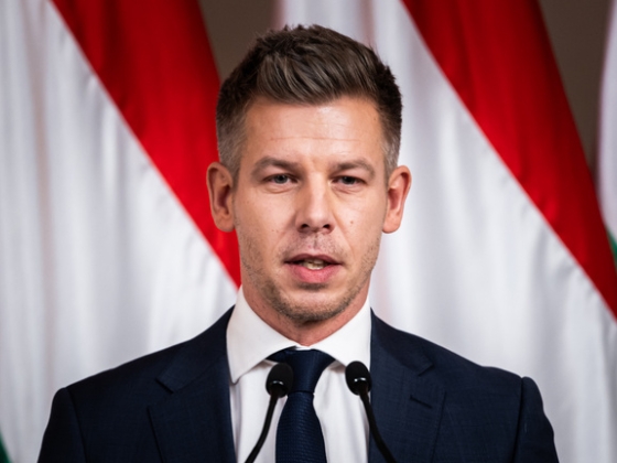 Magyar Péter reagált Szijjártó Péter lemondására