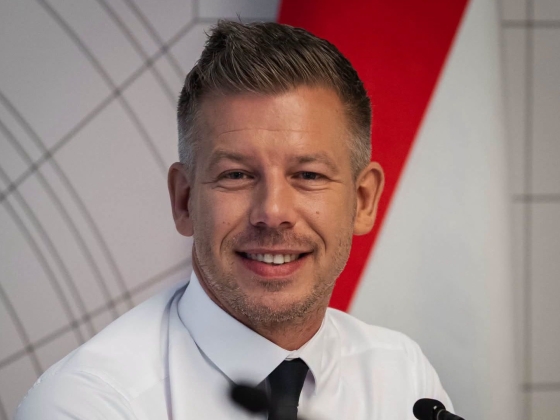 Magyar Péter szerint Szijjártó távozásával „egyre gyorsuló ütemben folytatódik a Fidesz teljes szétesése”