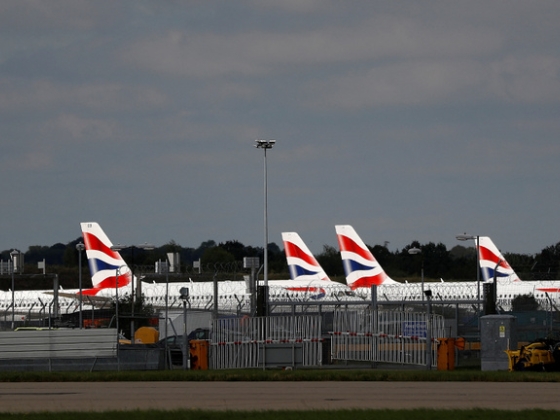 Egyszerre kilenc repülőgép is vészhelyzetet jelentett London térségében