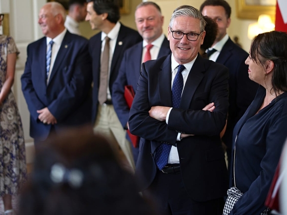 Keir Starmer „búcsút” int a brit parlamenti képviselőknek, és megfogadja, hogy támogatja Burnhamet
