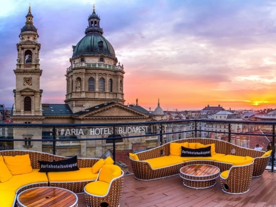 A magyar folklór találkozik a kozmopolita koktélokkal a budapesti High Note SkyBar-ban – videó