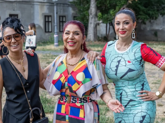 Szinte ragyogott a kifutón Bódi Margó és Gina: Bódi Guszti felesége és menye igazi modellként vonultak – Galéria!