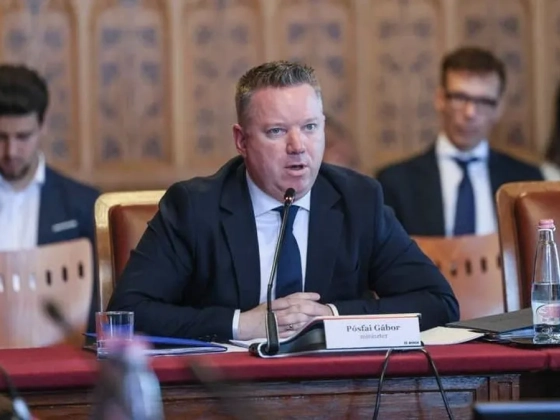 Nagy átszervezés a rendőrségnél, több vezetőt is lecserélt a belügyminiszter