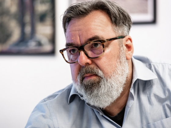 L. Simon László a százmilliós jogdíjak után Orbán János Dénes lemondását sürgeti