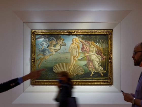 Botticelli festményeinek tanulmányozása során kiderül, hogy a „Vénusz” mögött álló múzsa daganatban halt meg