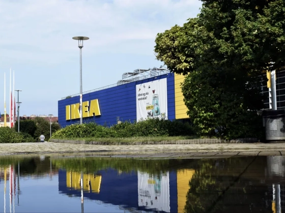 Az IKEA dolgozói az éjszakai sztrájk után nappal is folytatják a tiltakozást az összes hazai üzletben