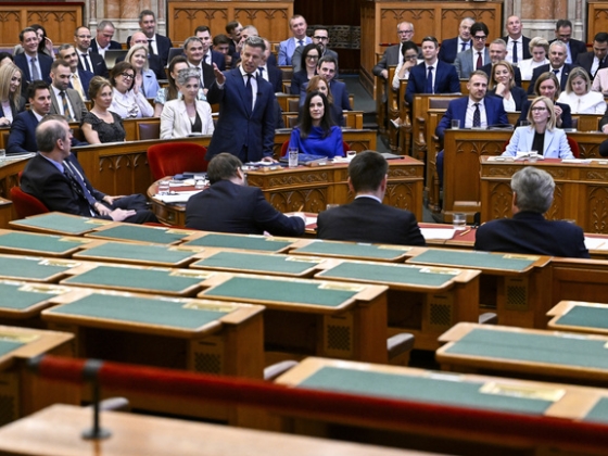 Hont András: Akkor hát, legyen tánc!