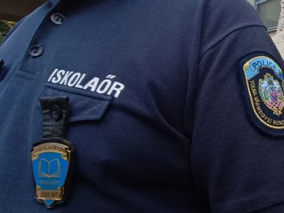 Tarkójánál fogva a földre lökött egy kilencéves gyereket egy iskolaőr Poroszlón