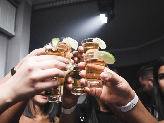 Nem a Z generáció, hanem a baby boomerek kezdtek el kevesebb alkoholt fogyasztani