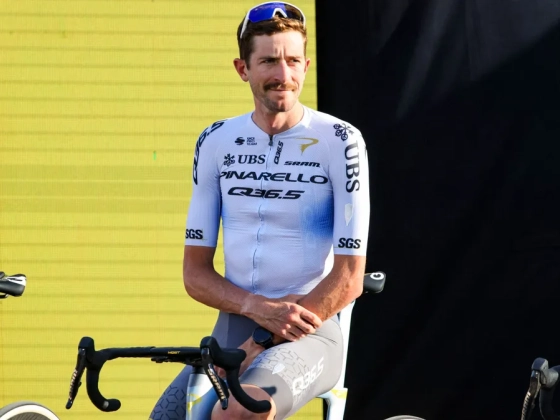 Elvesztette hüvelykujja egy részét, véget ért a Tour de France az ausztrál bringásnak