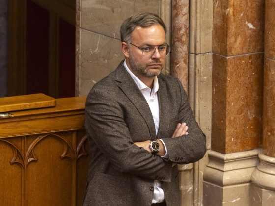 „Teljesen más stratégiával kellett volna ennek nekimenni” – mondta a kampányukról Orbán Balázs, majd ott folytatta, ahol április 12-én abbahagyták