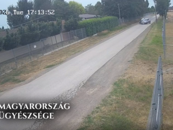 Eszeveszett autós üldözés Valkón, leszorította ismerőse kocsiját, majd lövöldözni kezdett egy férfi