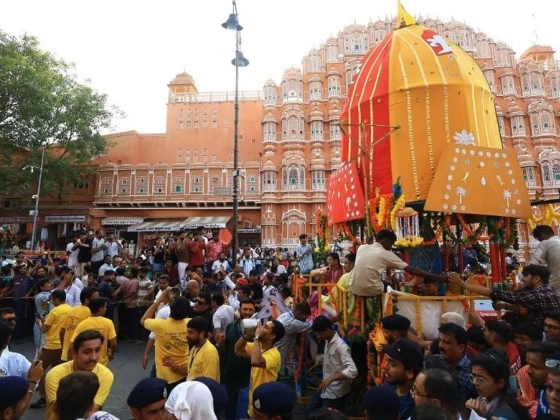 Tömegpánik tört ki, halálra tapostek egy embert a hindu vallási ünnepen – videó