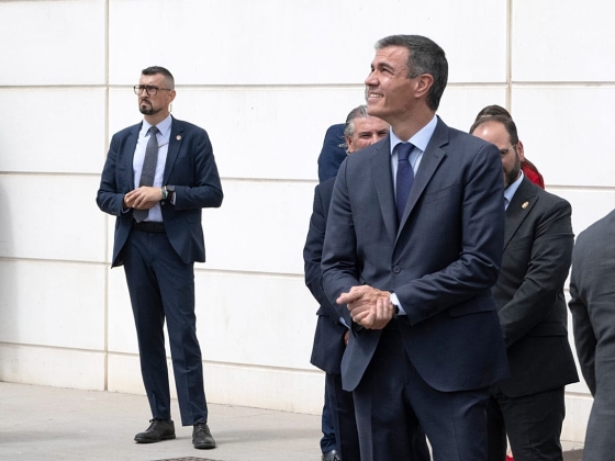 Sánchez felesége nélkül vesz részt a spanyol–Argentína világbajnokság New York-i döntőjében
