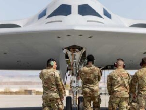Az Egyesült Államok Légiereje megerősítette, hogy a B-21 Raidert két pilóta fogja üzemeltetni