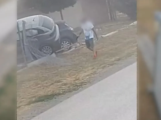 Videón a gödöllői autós üldözés, ahol egy férfi fegyverrel lőtt ismerősére