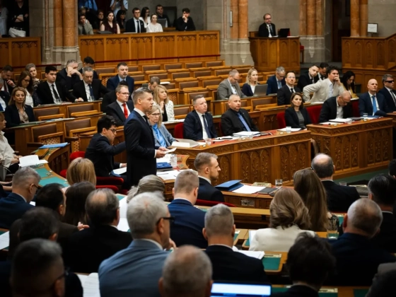 Az Európai Bizottság dicséri Magyarország átfogó jogállamisági reformját, de figyelmeztet is