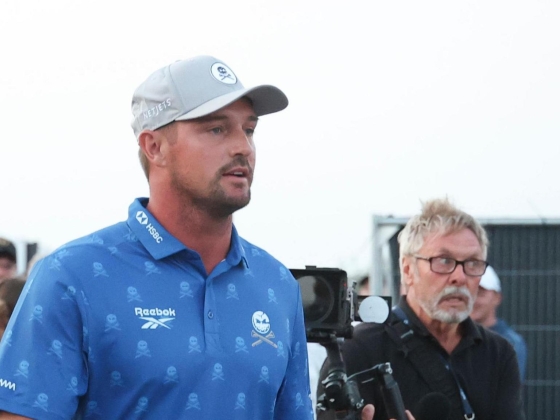 DeChambeau kétlövés büntetést kapott drámai nyílt jelenetekben