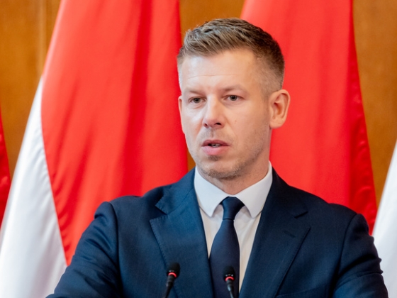 Magyar Péter 16 évre csökkentené a választási korhatárt