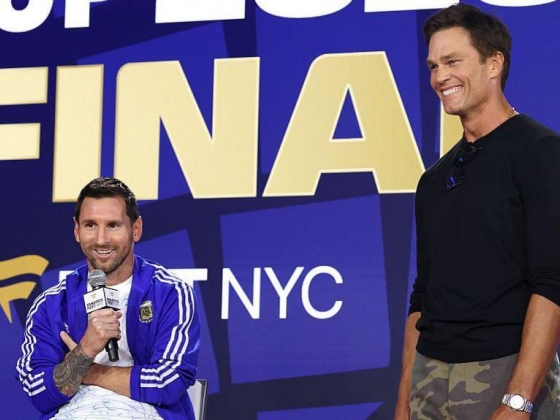 Messi és Brady hitetlenkedve a 