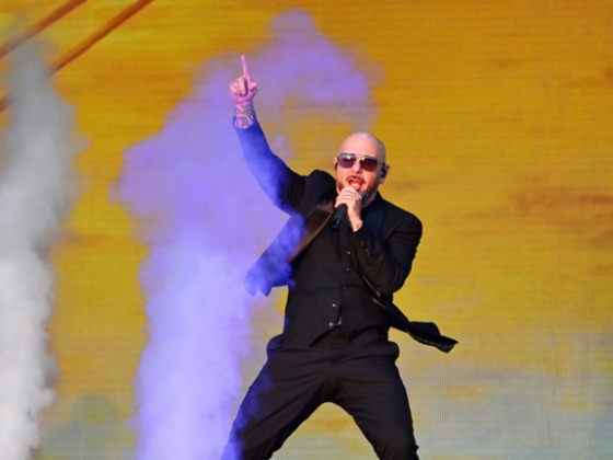 Durva beszólást kapott Pitbull egy koncert miatt, ami még le se ment
