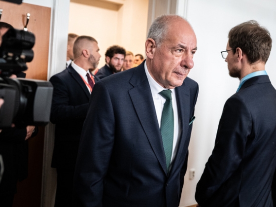 Sulyok Tamás döntése után két táborra szakadt a magyar közélet, záporoznak a reakciók