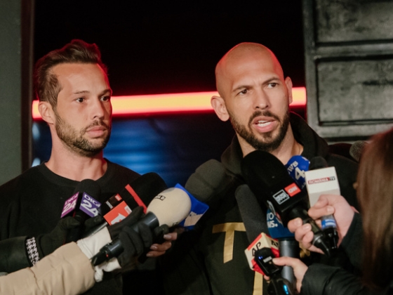 Letartóztatták Andrew Tate-et és testvérét Miamiban, újabb súlyos szexuális bűncselekmények miatt emeltek vádat ellenük