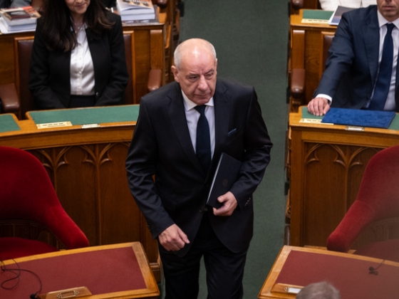 Political Capital: a kormány nyerte a köztársasági elnök elmozdításáról szóló csatát