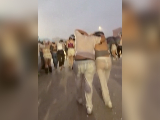 Menekülniük kellett a jégeső elől a milánói Bad Bunny-koncert nézőinek